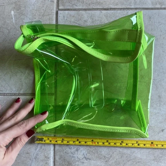 Clinique NWT Neon/Lime Green Cosmetics Bag - Picture 5 of 9